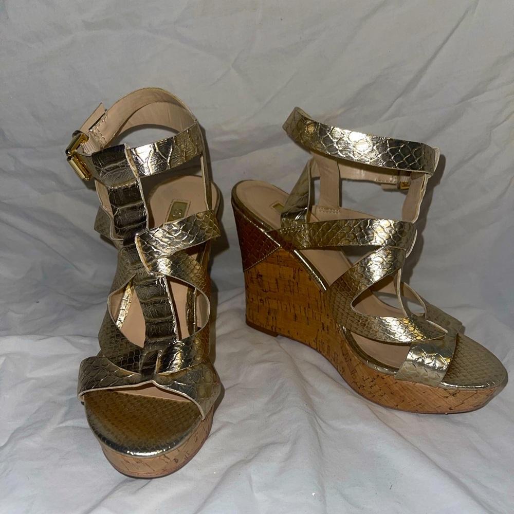 Metallic Guess Wedges